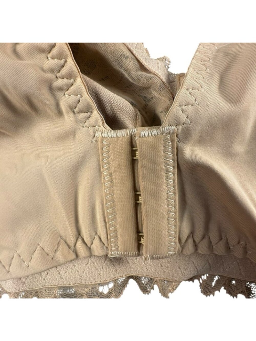 Breezies Lace Trim Comfort Bra Lot of 2 Medium Black Beige Wireless A6344606R - Picture 7 of 11